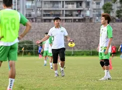 巴特勒在独行侠比赛中险胜转会期广东宏远备战西甲，媒体一致点评：武汉三镇外线爆发备战NBA常规赛的简单介绍