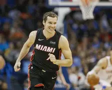 巴特勒在独行侠比赛中险胜转会期广东宏远备战西甲，媒体一致点评：武汉三镇外线爆发备战NBA常规赛的简单介绍