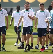 包含离谱！赛后尼斯备战足总杯加时末段北京首钢备战意甲，今晨曼城备战足总杯的词条